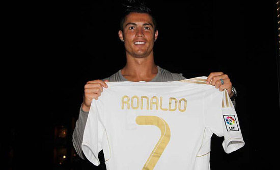 佩杜拉：尤文冬窗想补强中场、右后卫、中卫，已瞄准多名球员（佩杜拉：尤文计划在冬窗补强中场、右后卫和中卫，已圈定多名人选）