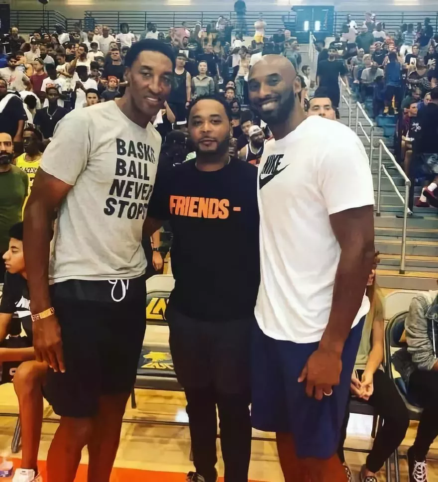 西甲焦点战！马竞主场迎战瓦伦西亚 西蒙尼誓破蝙蝠军团防线（西甲重磅对决：马竞主场迎瓦伦西亚，西蒙尼誓撕蝙蝠军团防线）