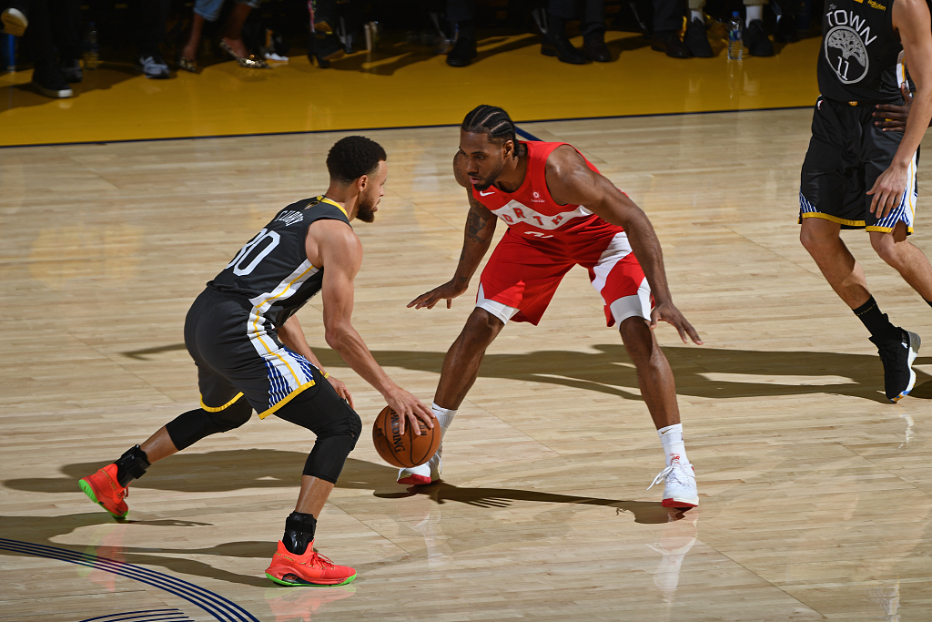 东体谈中超外援名额调整：足协、中足联应多听听俱乐部的意见（东体：中超外援名额调整，足协与中足联应充分吸纳俱乐部建议）