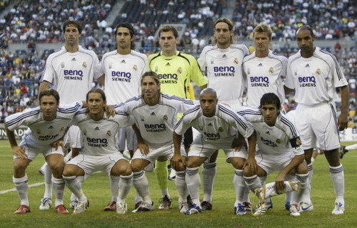 申花官方庆生海报出现低级翻译错误，将32nd写成32th（申花生日海报翻译乌龙：将32nd误标为32th）