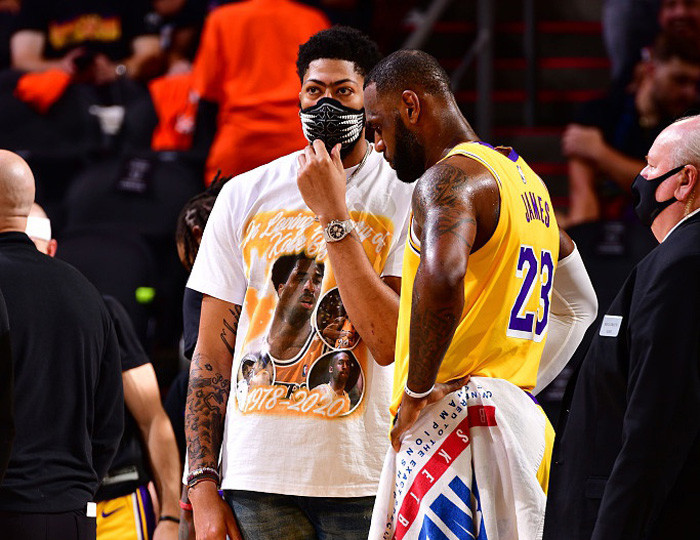 收视率创新高！超2700万电视观众收看CBA新赛季揭幕战（CBA新赛季揭幕战吸引超2700万电视观众，收视再创新高）