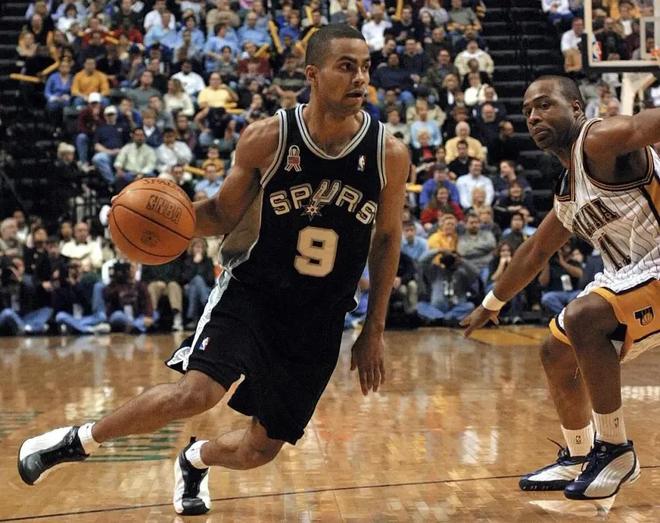 欧冠半场：科纳特进球被吹，蓝黑军伤2将，国米0-0利物浦（欧冠半场：科纳特进球被判无效，蓝黑军团伤退两人，国米0-0利物浦）