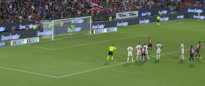 凌晨4点：欧冠19亿欧元对决，利物浦19人战国米，萨拉赫被弃！