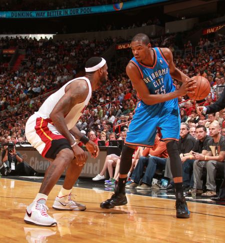 经纪人：蒂亚戈-席尔瓦不会离开弗鲁米嫩塞（经纪人称：蒂亚戈-席尔瓦将留在弗鲁米嫩塞）