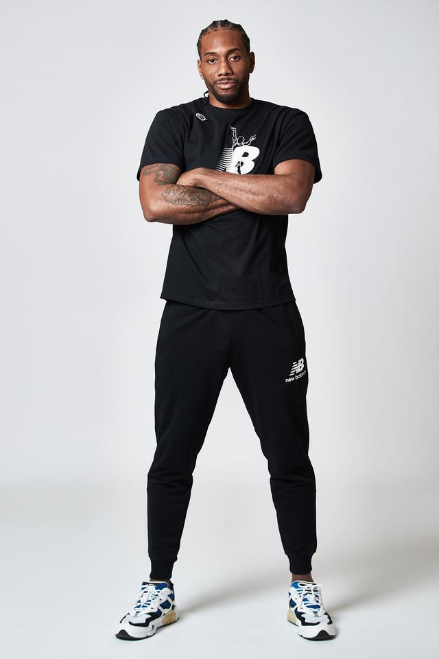 成都蓉城在中超和足协杯表现不佳，古尔芬克尔可能离队，周定洋面临续约问题，俱乐部需补强阵容。（中超足协杯双线低迷，成都蓉城或失古尔芬克尔、周定洋续约成疑，亟待补强阵容）