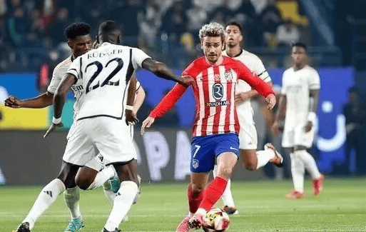 太阳报：C罗日收入48.8万英镑，与摩根采访时戴的手表值110万英镑